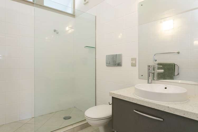 21/300 Lake Terrace Taupo_13