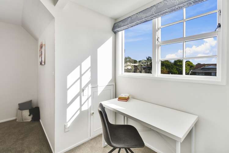 2 Rochas Place Clover Park_19