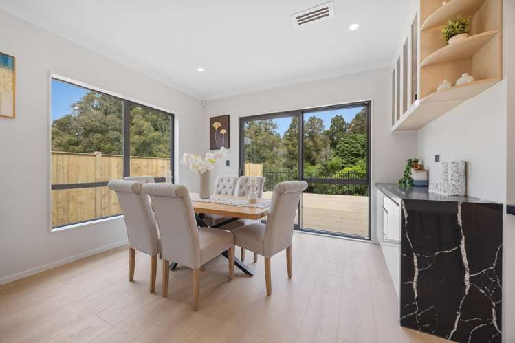 2F Hughs Way Flat Bush_16