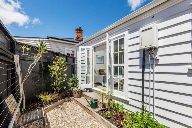 1/6 Lytton Street Devonport_28