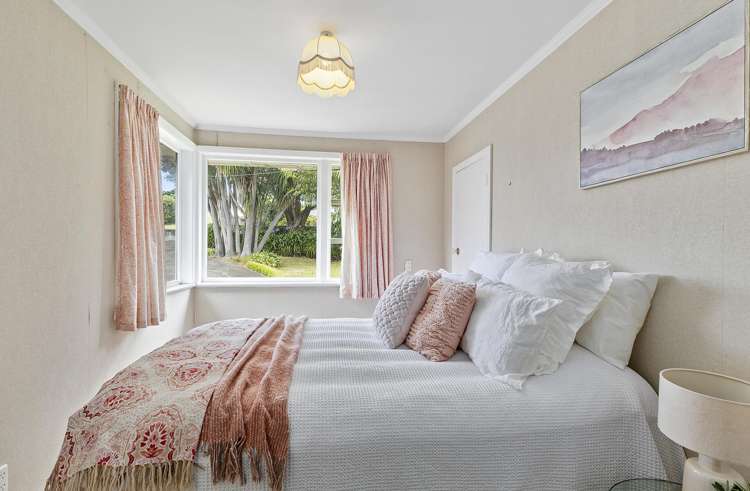 24 Larsen Crescent Tawa_12