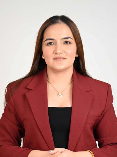 Ashna Kapoor