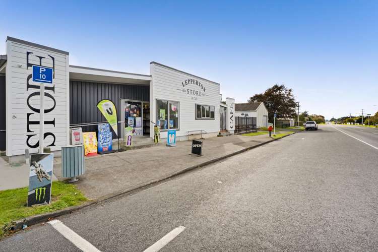 534 Richmond Road Lepperton_11