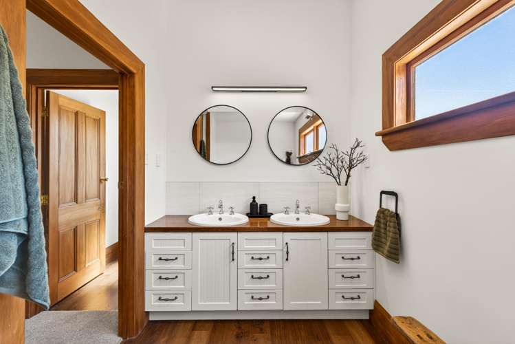 1002 Fitzroy Avenue Mahora_11