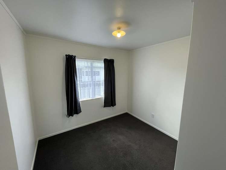 76B Kahikatea Drive Melville_5