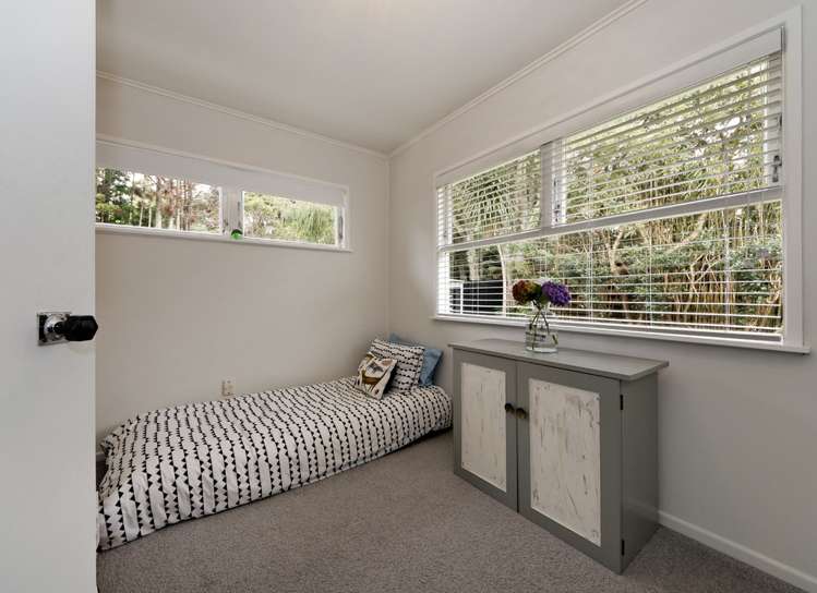 34 Dolbear Street Titirangi_9