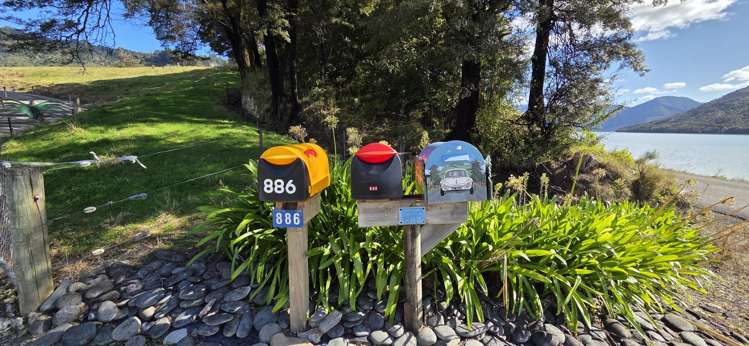 884 Queen Charlotte Drive Linkwater_12