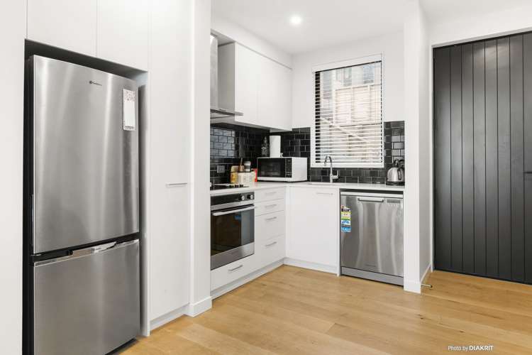 2/52 High Street Island Bay_7