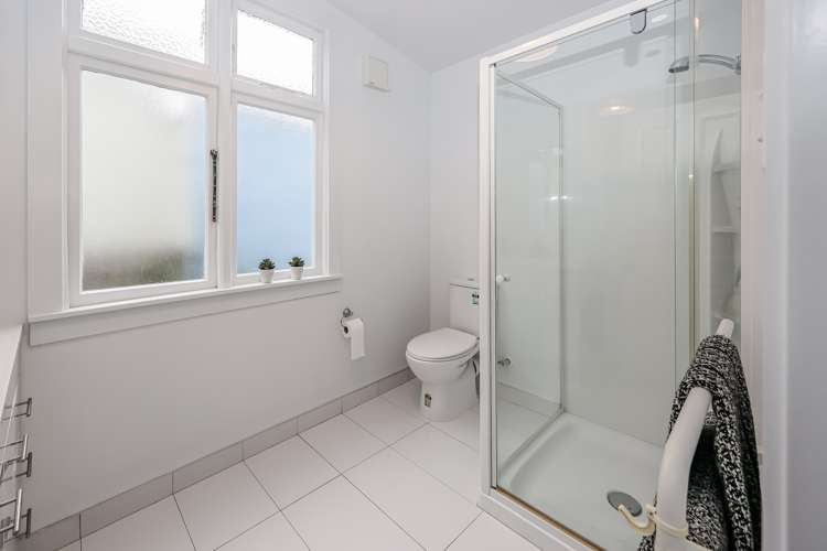 35 Crown Street North East Valley_16