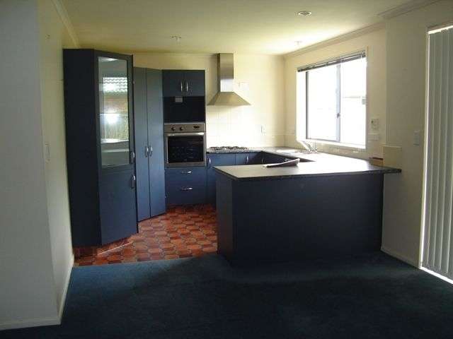 15 Nobleman Place Hamilton East_3