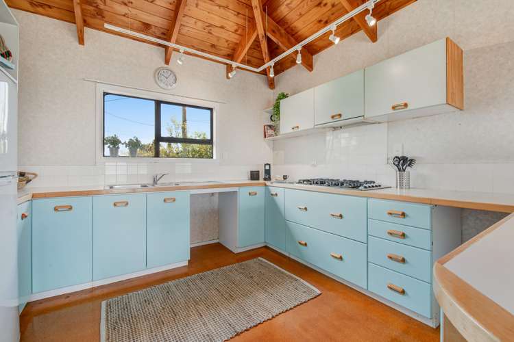 1435 Whangaparaoa Road Army Bay_10