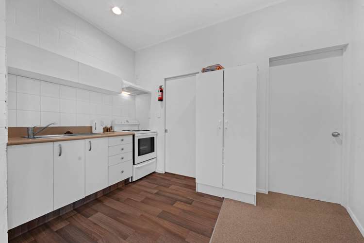 274 Royal Road Massey_23