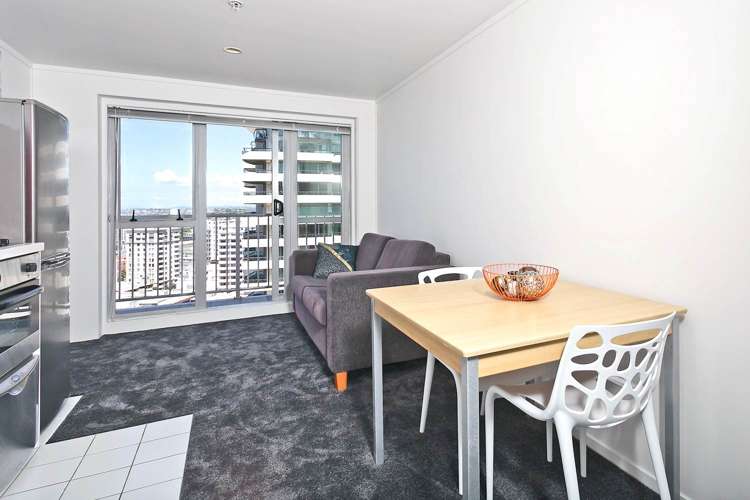 17F/8 Bankside Street City Centre_4