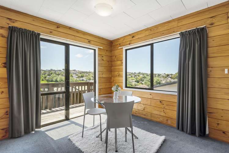 1/8 Camilla Grove Totara Vale_8