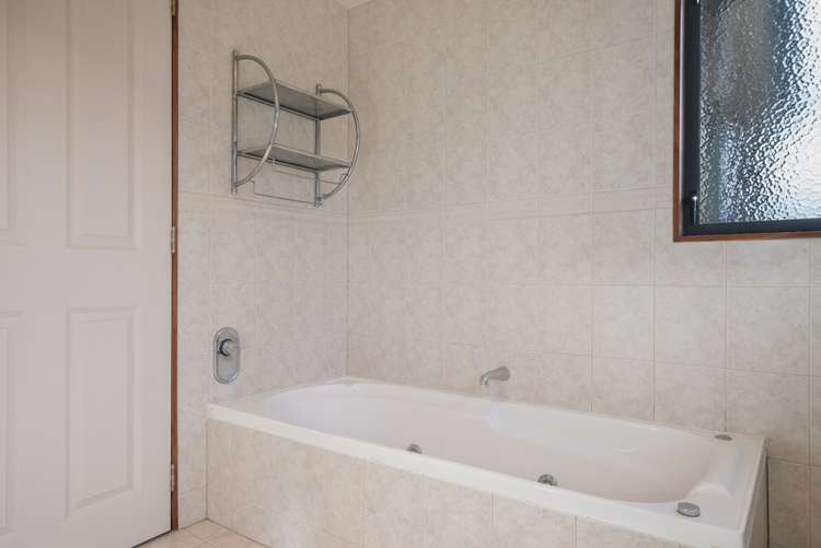 28 Claremont Rise Levin_14