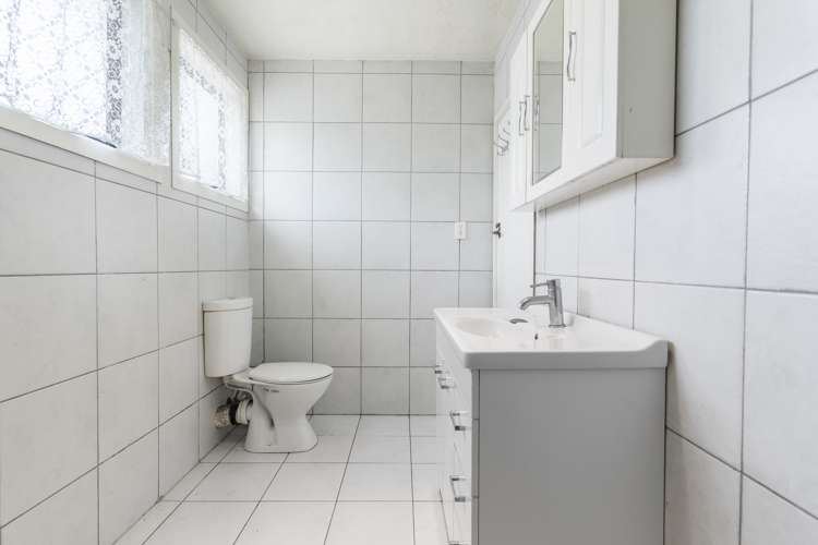 3 Julian Place Otara_13