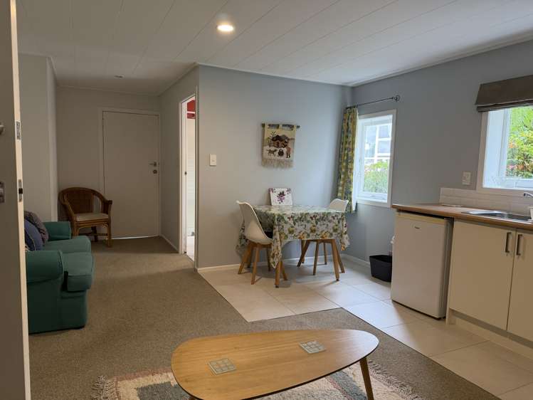 13 Colmar Road Mellons Bay_33