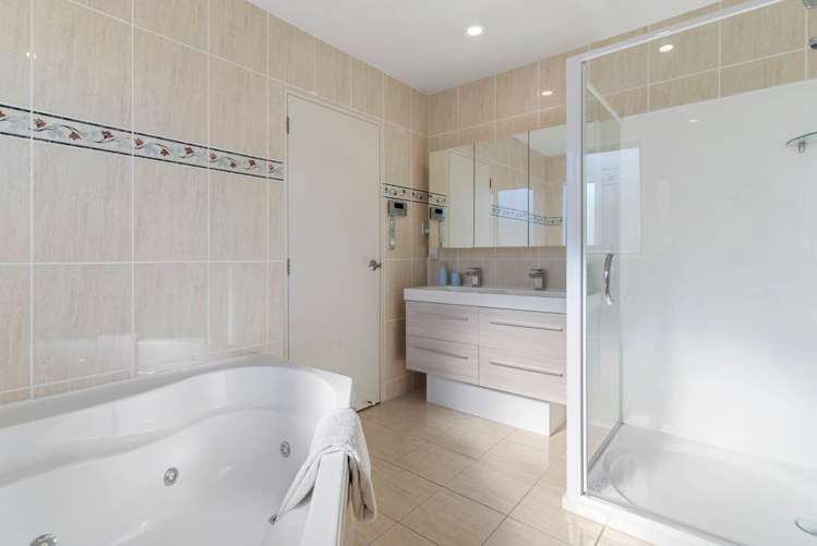 25 Amberwood Drive Northpark_20