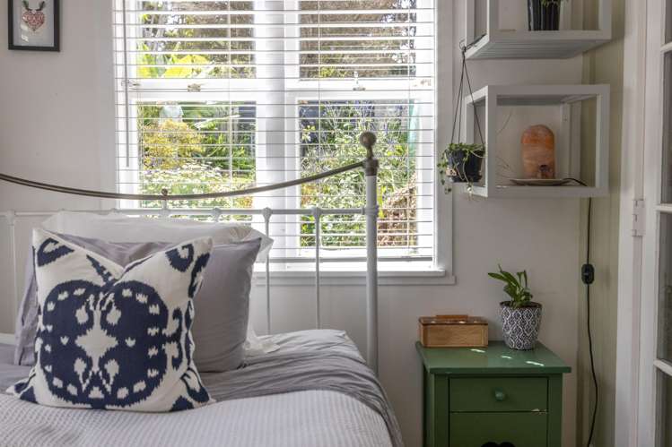 1 Crescent Road West Palm Beach_13