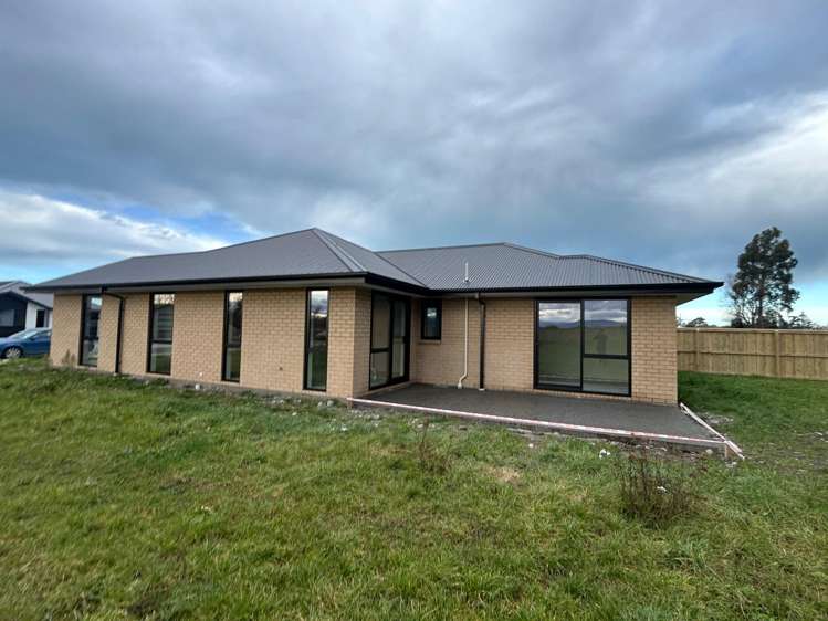 24 Derbridge Street Woodend_19