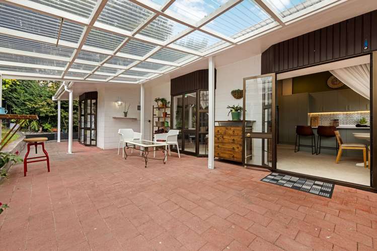 2/84 West Coast Road Glen Eden_9