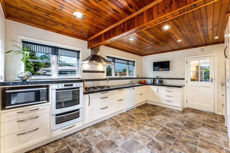 33 Peel Place Wainuiomata_4