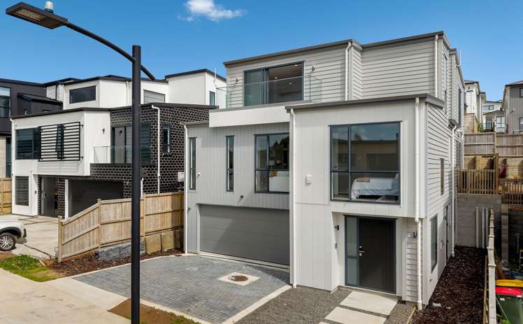 25 Bremner Ridge Street Flat Bush_1