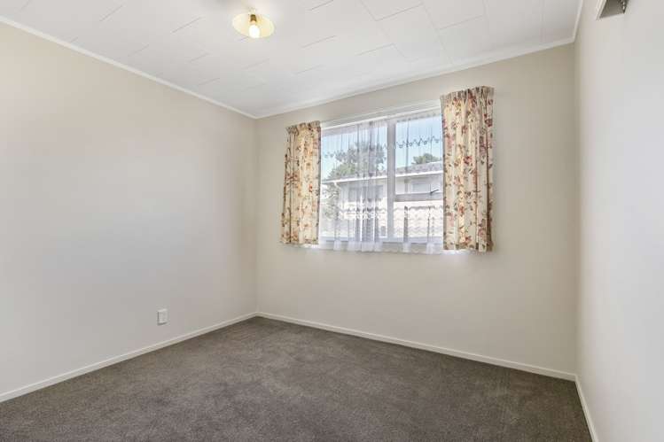 7 Almay Place Clover Park_9