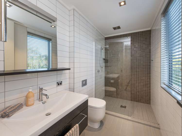 10 Bridgewater Terrace Albert Town_14