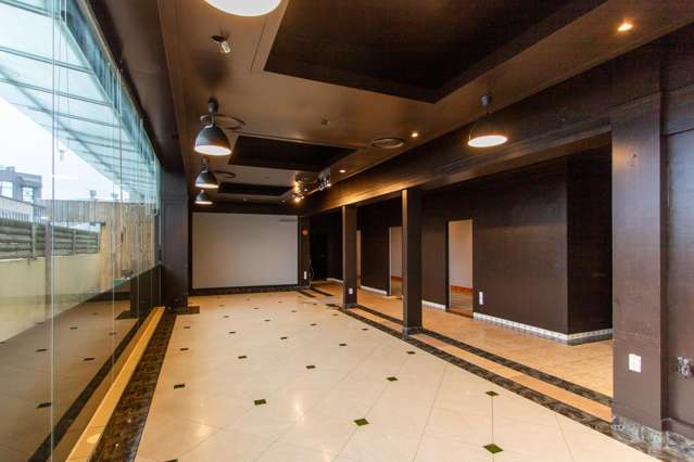 Shop 11/62-78 Hurstmere Road Takapuna_4