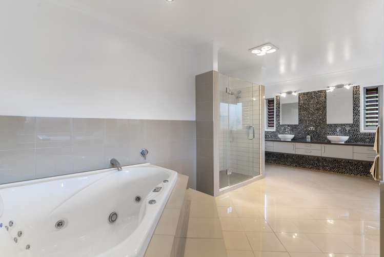 73 Waldorf Crescent Orewa_19