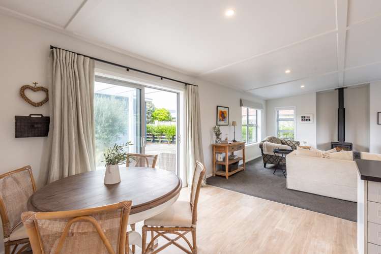 6 Olliver Grove Waikanae Beach_22