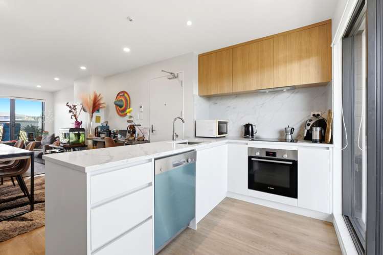 8/35 Centreway Road Orewa_16