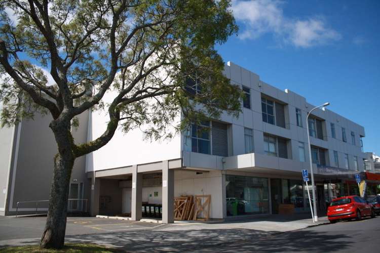 2c/1c Queen Mary Avenue Epsom_9