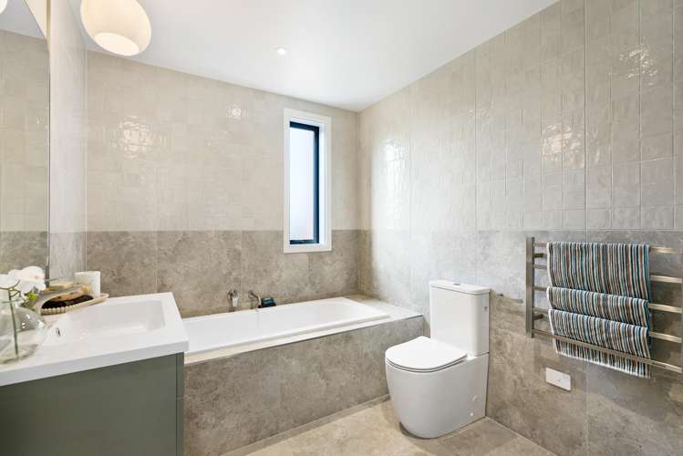 6 Cassino Terrace Mount Albert_15