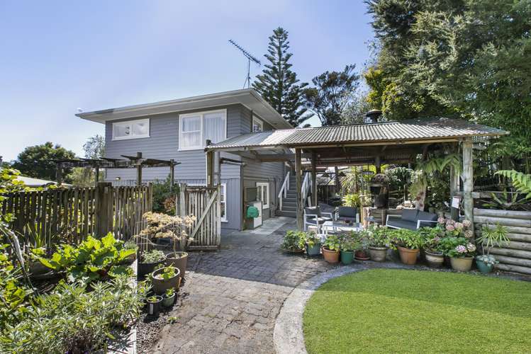 32 Dolbear Street Titirangi_16