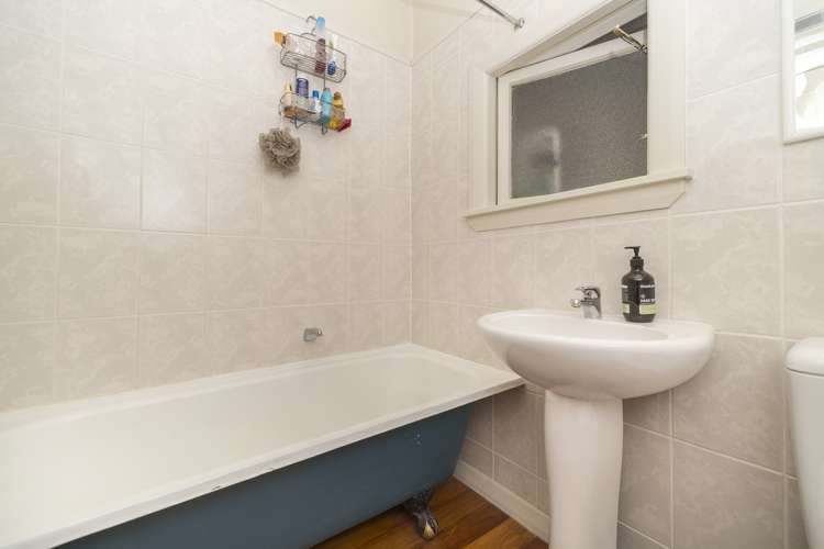 49 Bisley Avenue Moana_15