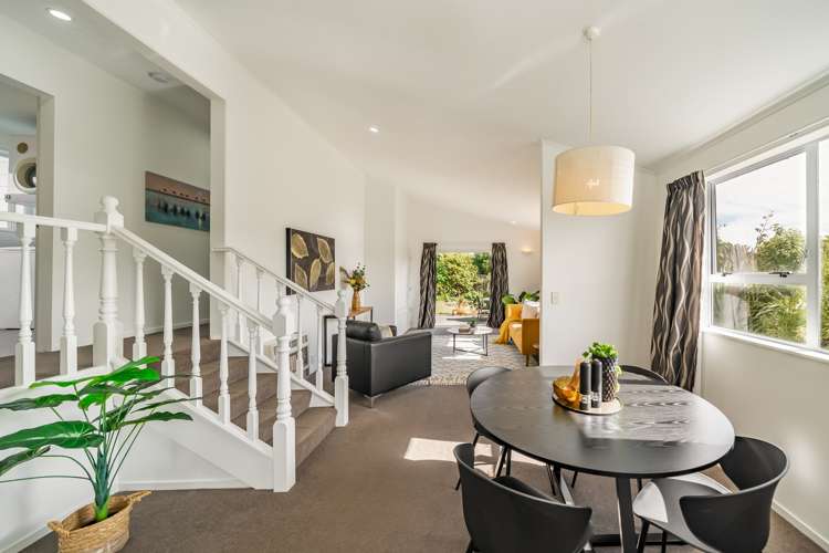 8 James Cook Drive Whitby_11