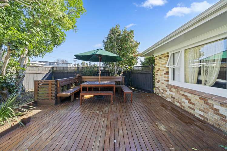 47 Clark Road Pahurehure_12