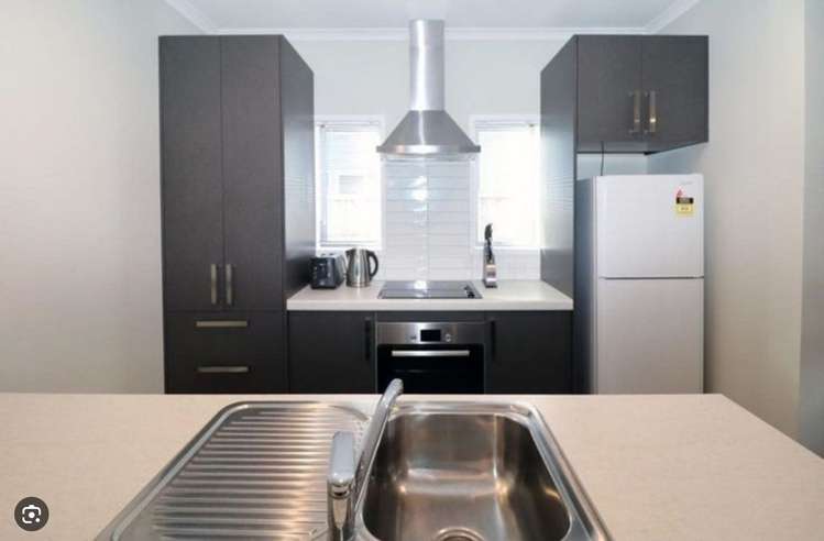1/5 Jones Crescent Melville_2