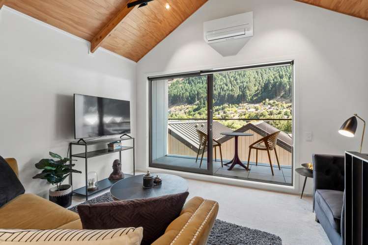 13a/135 Hallenstein Street Queenstown_1