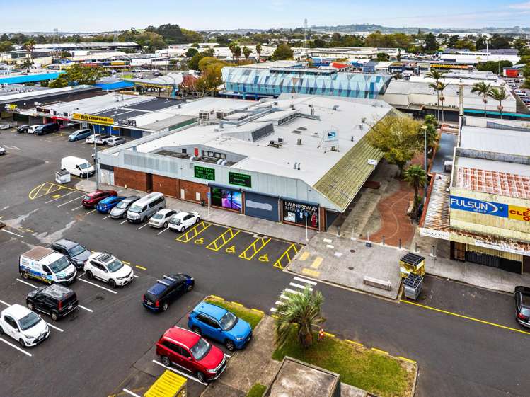 14 Fair Mall Otara_15