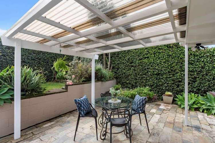 11 Seymour Road Mellons Bay_32