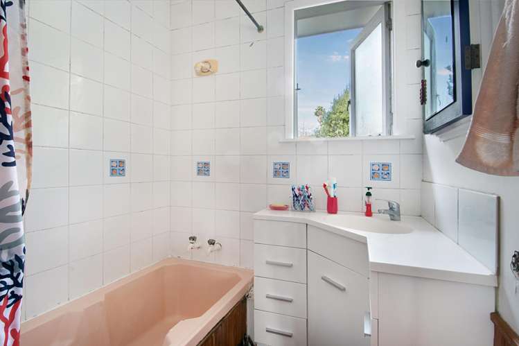 18 Sherwood Avenue Te Atatu South_9