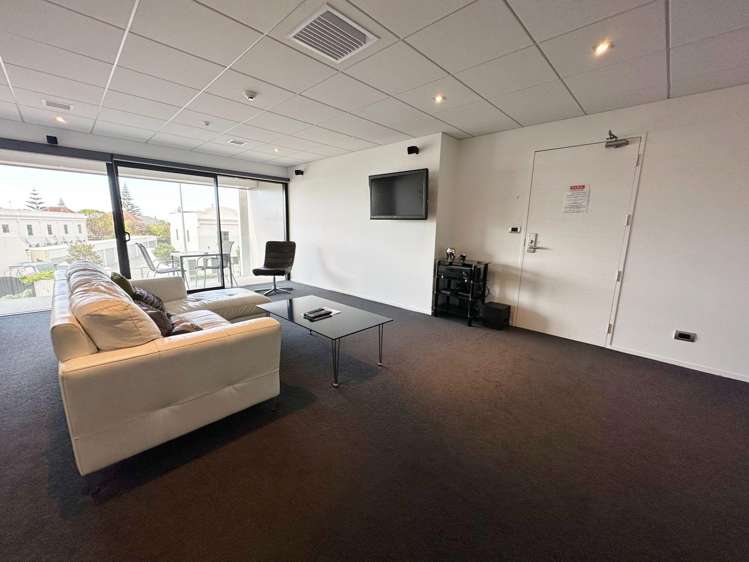 2/1 Wakefield Av Sumner_8