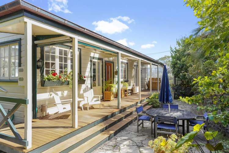 146 Attwood Road Paremoremo_0