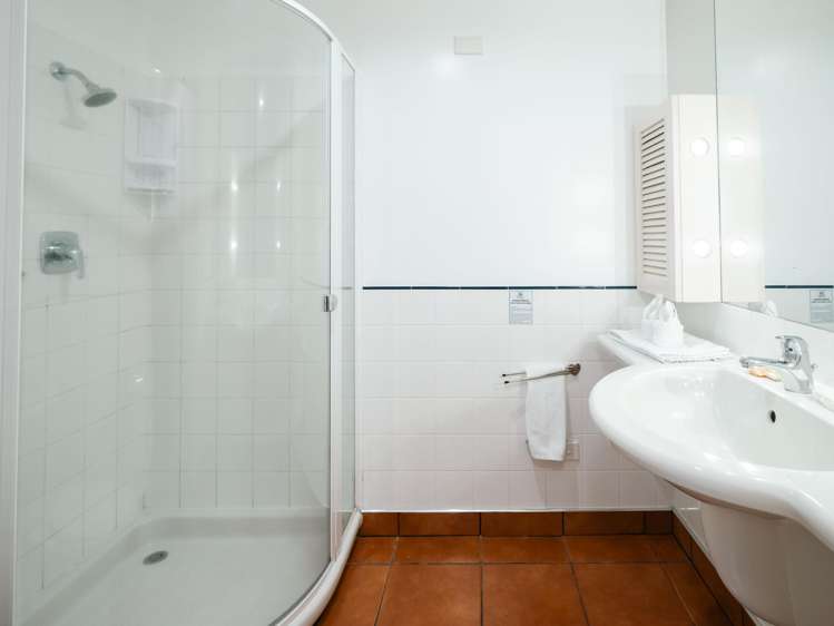 85C Beach Road Akaroa_16