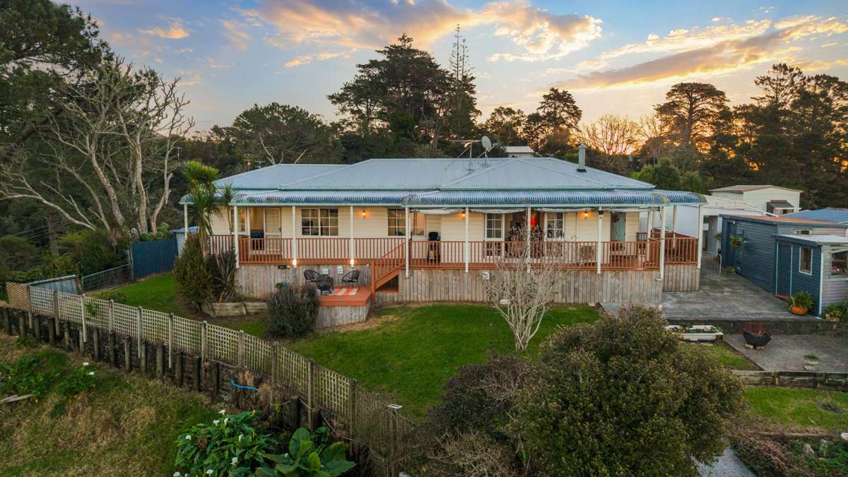 23 Waitakere Road_0