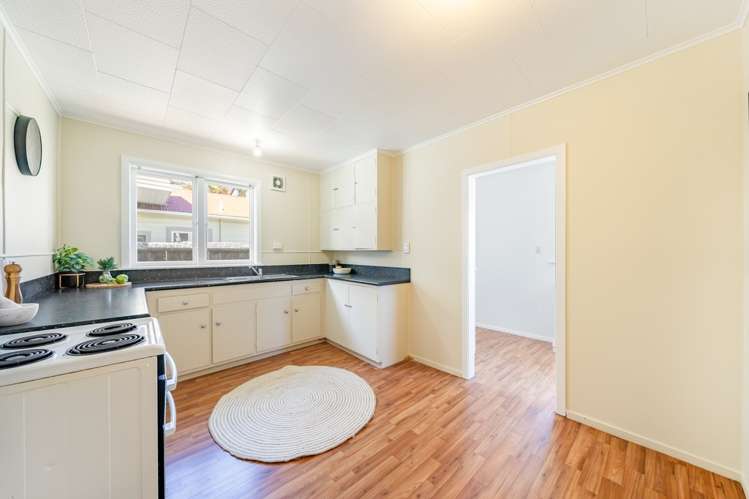 37 Plunket Ave_4