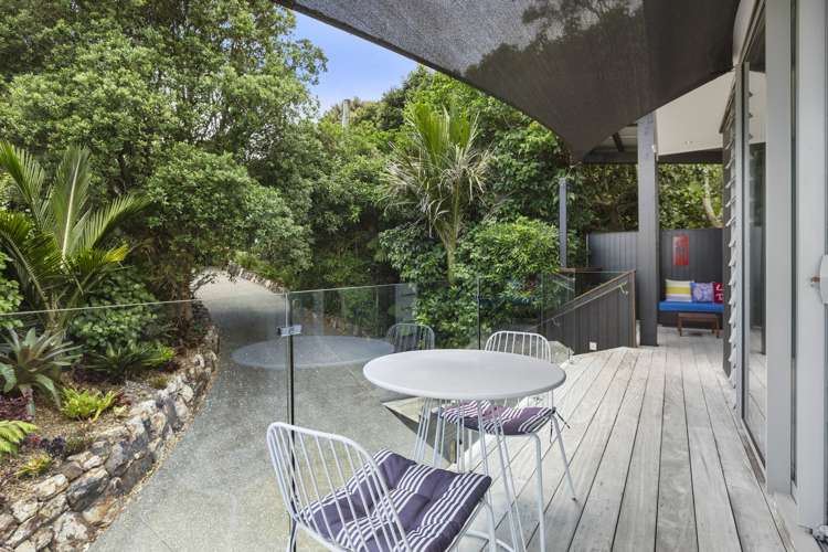 7-9 Woollams Road Onetangi_25